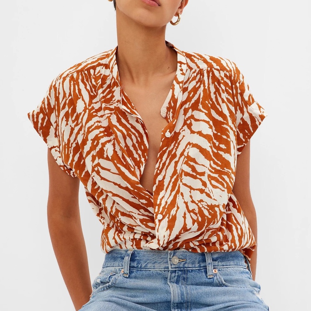 NWT Gap Rust Tiger Print Shirred Button-Front Shirt